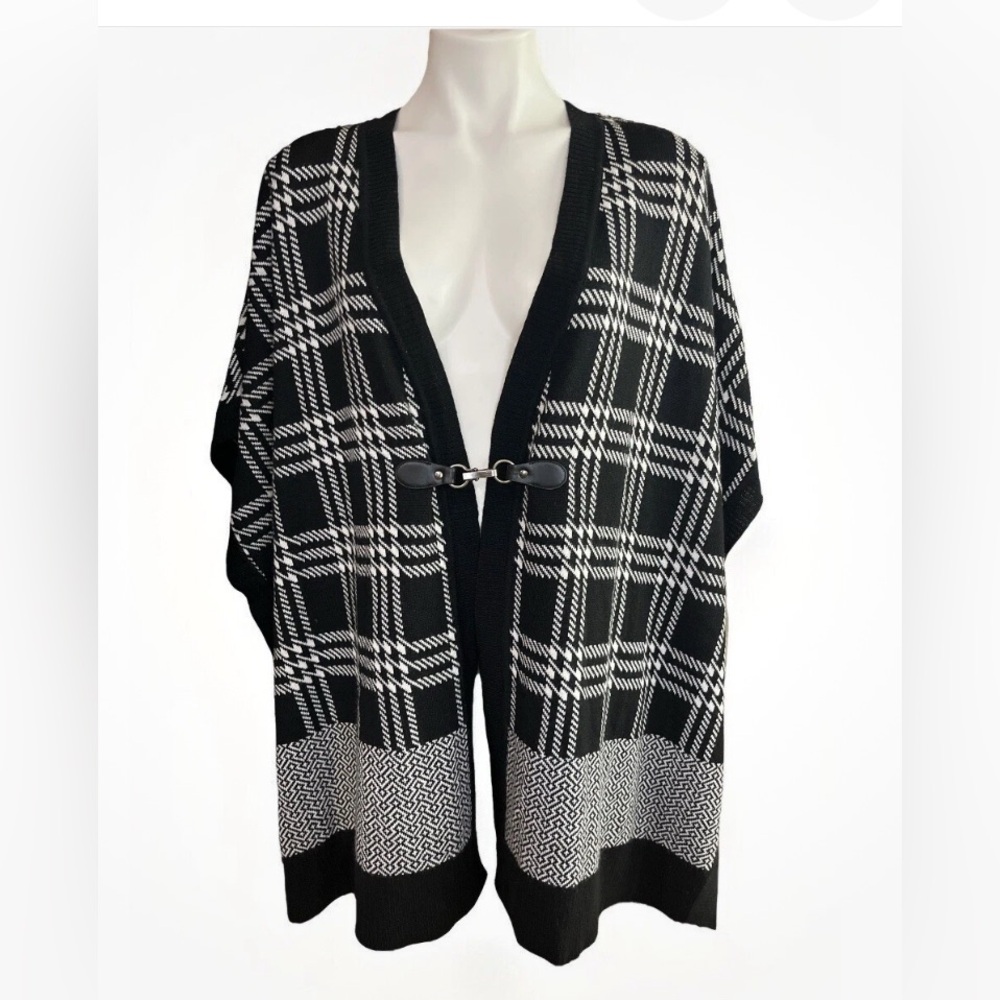 Kenar Black and White Checkered Women's Poncho